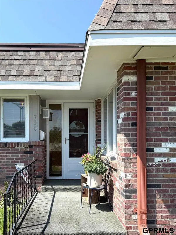 204 N 8th Street, Geneva, NE 68361