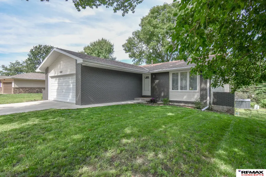 5616 Dogwood Drive, Lincoln, NE 68516 - #2