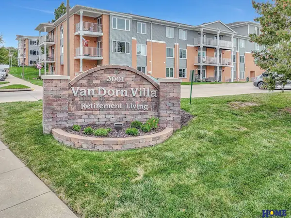 3001 S 51st Street Court #414, Lincoln, NE 68506