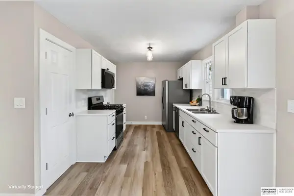 7205 Minne Lusa Boulevard, Omaha, NE 68112