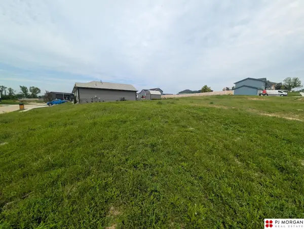 21516 Arabian Road, Omaha, NE 68022