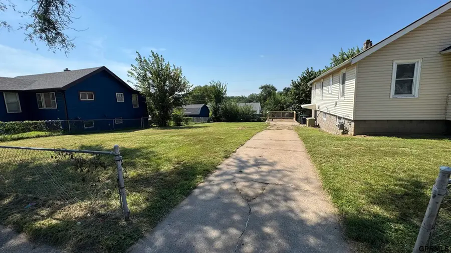 6046 S 39 Street, Omaha, NE 68107 - #2
