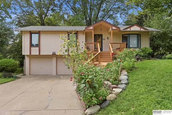 3112 S 161st Circle, Omaha, NE 68130