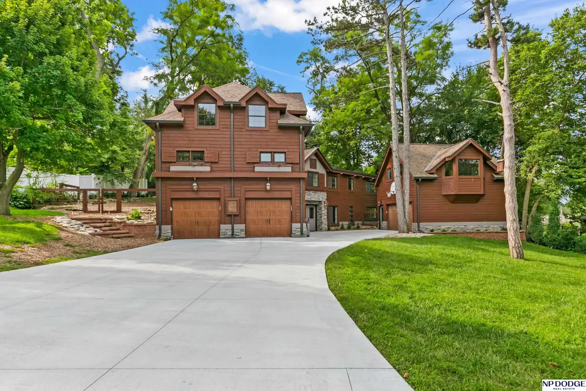 9209 Hickory Street, Omaha, NE 68124 - #1