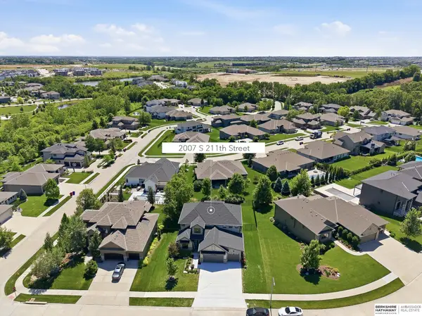 2007 S 211 Street, Elkhorn, NE 68022