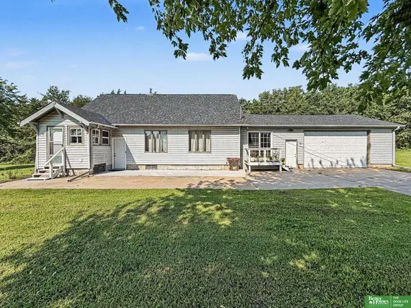 5042 E Sargent Road, Beatrice, NE 68310