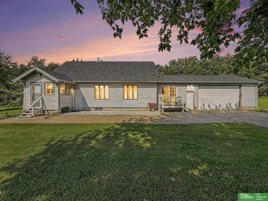 5042 E Sargent Road, Beatrice, NE 68310 - #3