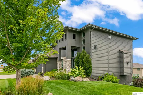 1619 S 208th Street, Elkhorn, NE 68022