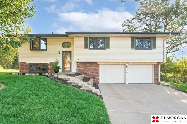 5725 N 116 Circle, Omaha, NE 68164