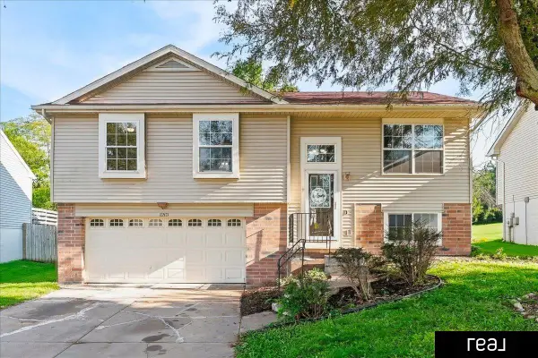 3203 Blackhawk Drive, Bellevue, NE 68123