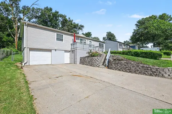 7418 S 76th Avenue, La Vista, NE 68128
