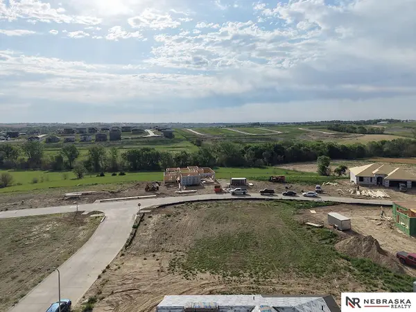 16603 Benjamin Street, Bennington, NE 68007
