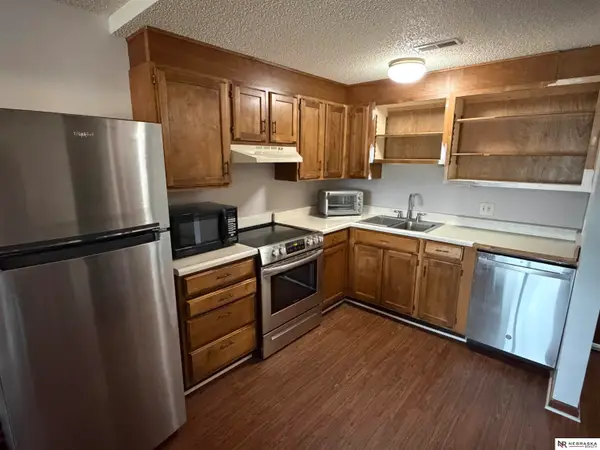 1540 N Cotner Boulevard #B404, Lincoln, NE 68505