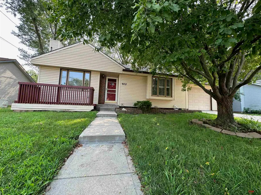 9717 Oak Ridge Drive, Bellevue, NE 68123 - #2