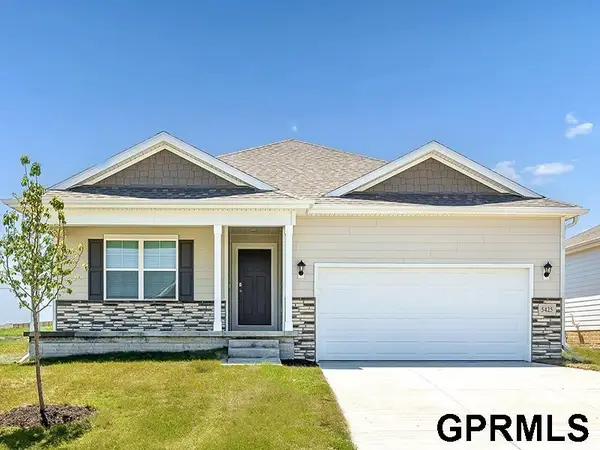 6655 Silverleaf Street, Papillion, NE 68133
