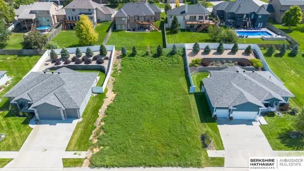 8107 N 166th Street, Bennington, NE 68007