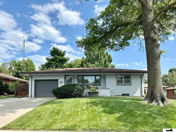 1820 Brookhaven Drive, Lincoln, NE 68506