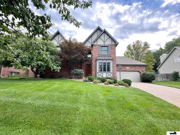 5937 Dobsons Court, Lincoln, NE 68516