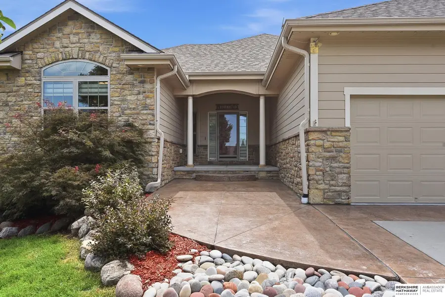 10239 Margo Street, La Vista, NE 68128 - #2