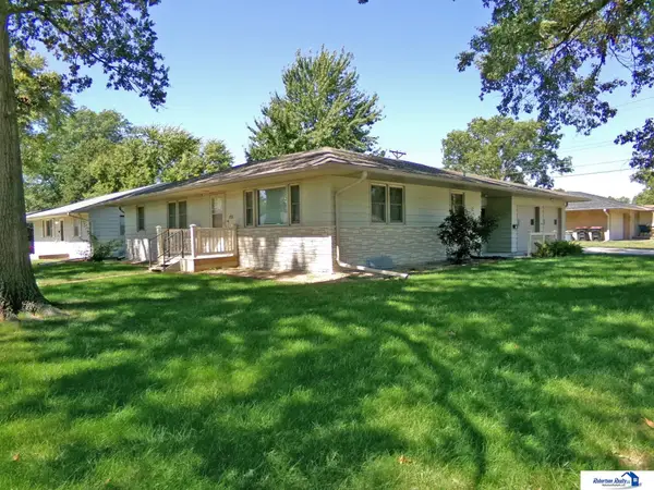 1718 Sara Road, Beatrice, NE 68310