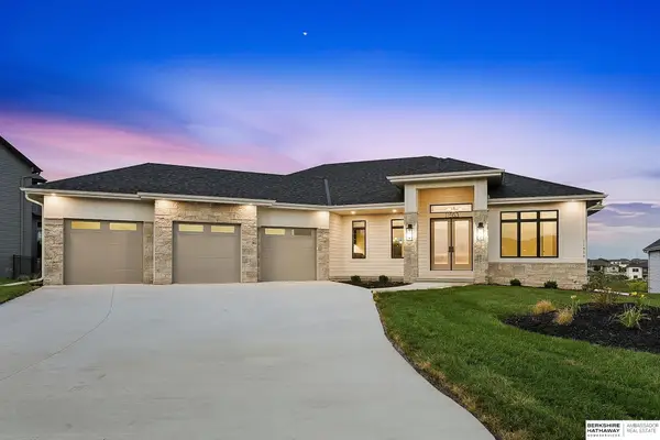 11553 S 123rd Avenue, Papillion, NE 68046