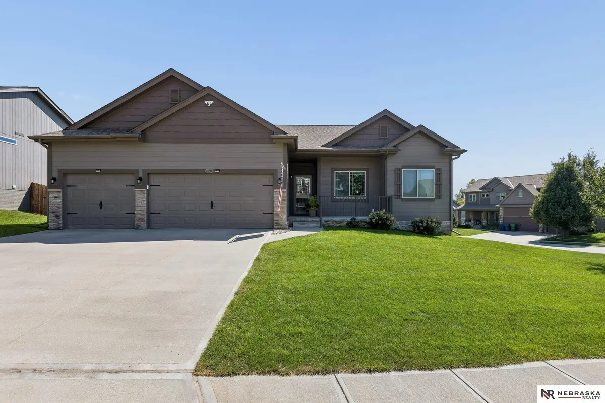 18917 Cottonwood Street, Omaha, NE 68136 - #1