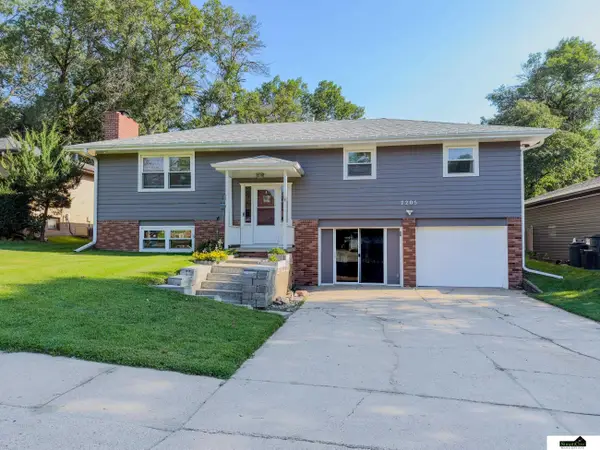7205 Aylesworth Avenue, Lincoln, NE 68505