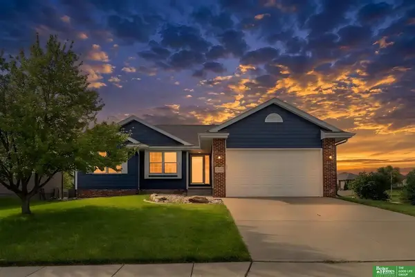 21213 Flagstone Drive, Gretna, NE 68028