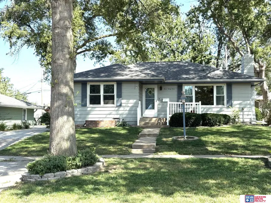 334 E Roberts Street, Seward, NE 68434 - #2