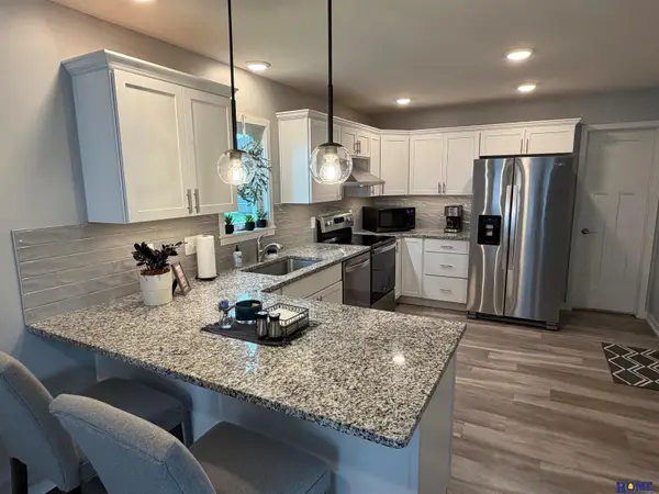 5806 S 94th Street, Lincoln, NE 68526