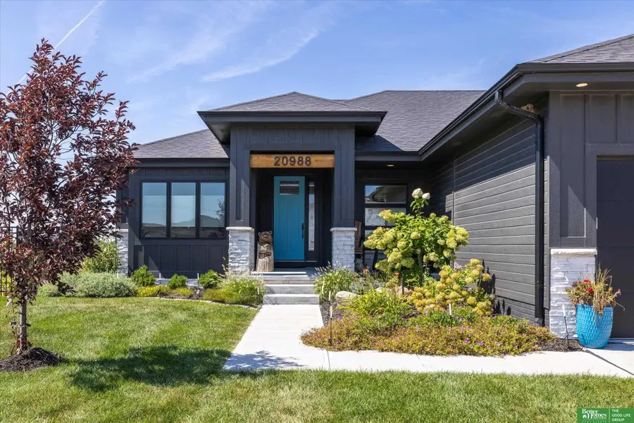 20988 Jaynes Street, Elkhorn, NE 68022 - #2