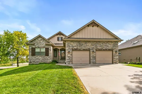 12205 S 73rd Avenue, Papillion, NE 68046