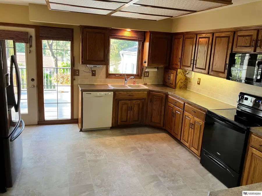 414 Highland Drive, Gretna, NE 68028 - #2