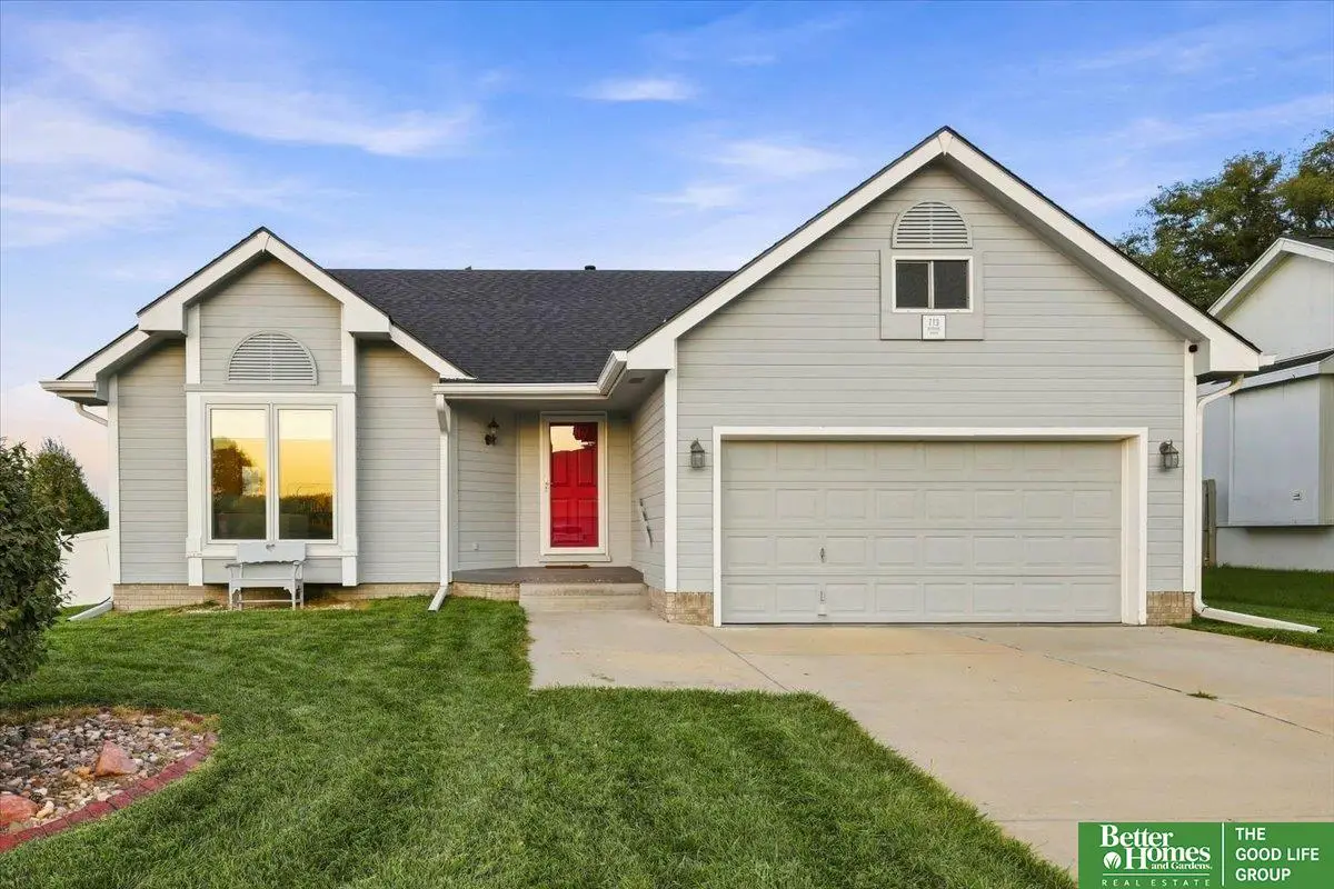 713 Diamond Lane, Papillion, NE 68133 - #1