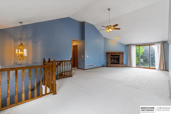 10279 Nebraska Avenue, Omaha, NE 68134