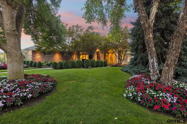 18421 Shadow Ridge Drive, Omaha, NE 68130
