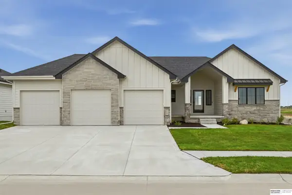 21225 Sunburst Avenue, Elkhorn, NE 68022
