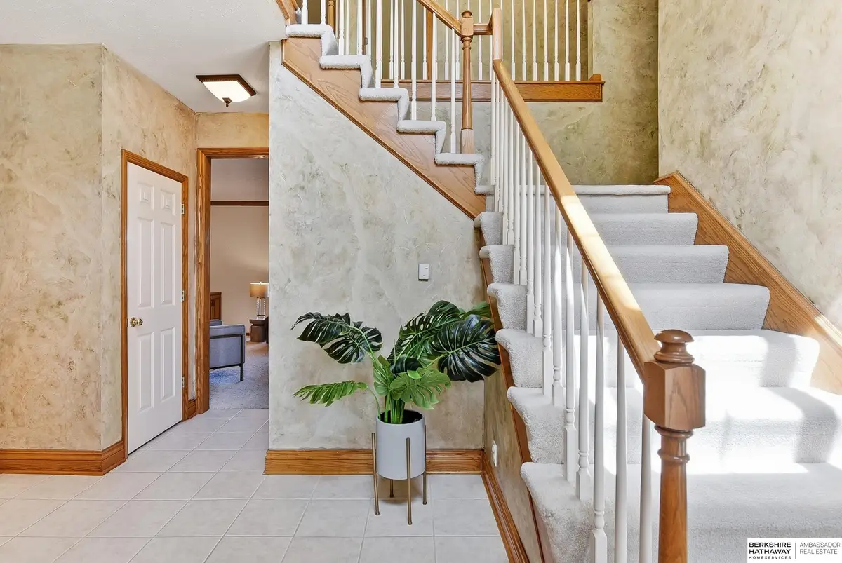 17122 V Street, Omaha, NE 68135 - #1