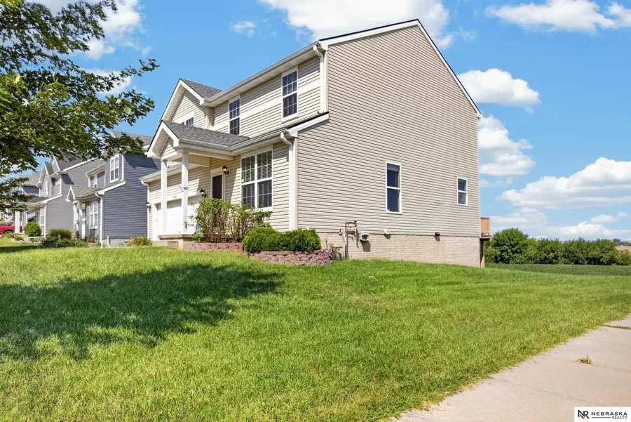 6402 Virginia Street, Papillion, NE 68128 - #2
