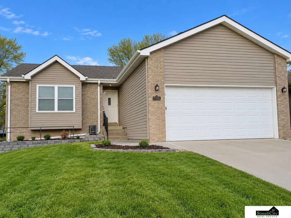 6201 Baxter Place, Lincoln, NE 68516 - #1