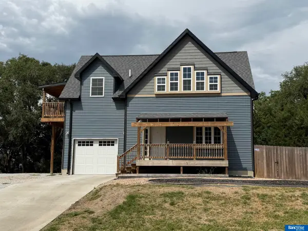 1805 Old Creek Road, Aurora, NE 68818