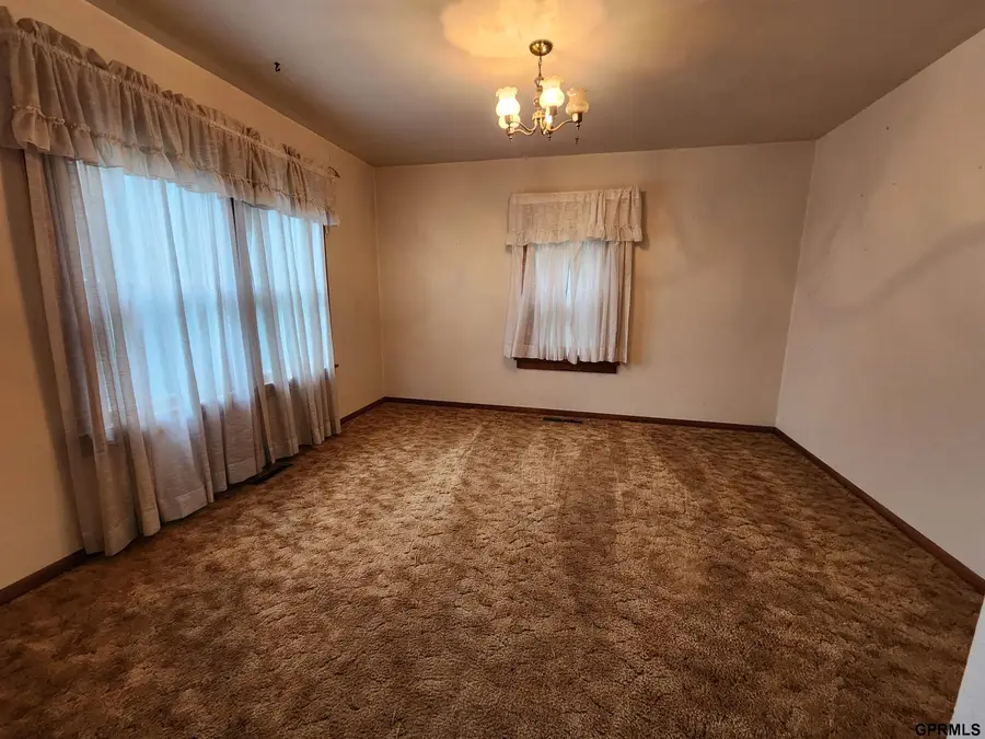 275 6th Road, Lincoln, NE 68063 - #2