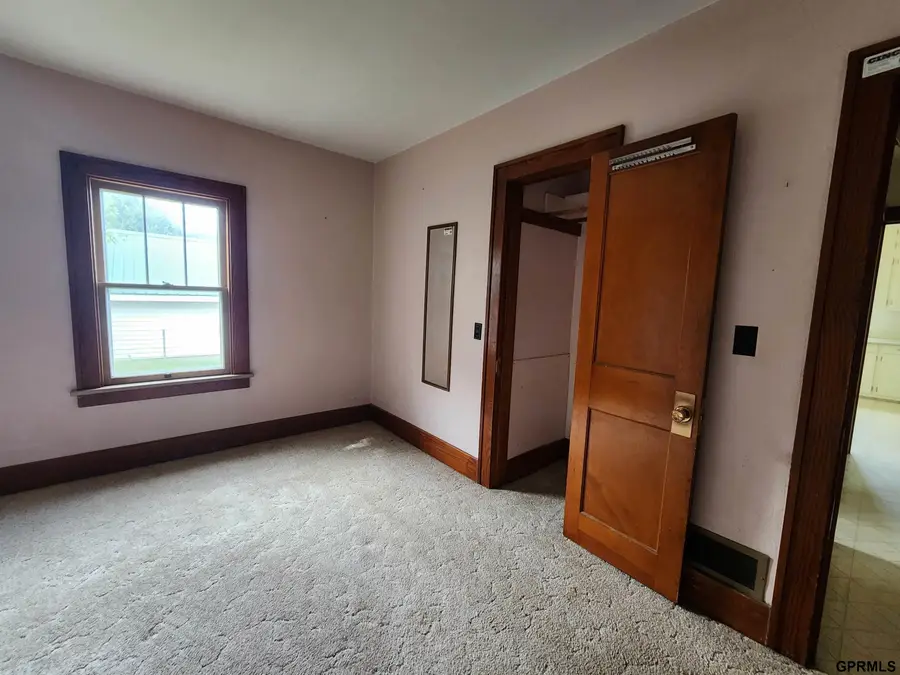 275 6th Road, Lincoln, NE 68063 - #3