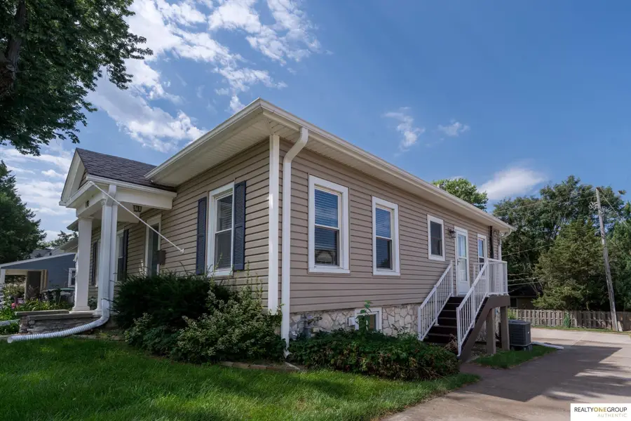 118 S 69th Street, Omaha, NE 68132 - #3