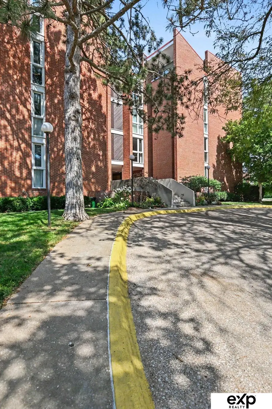 3702 Jackson Street #201, Omaha, NE 68105 - #2