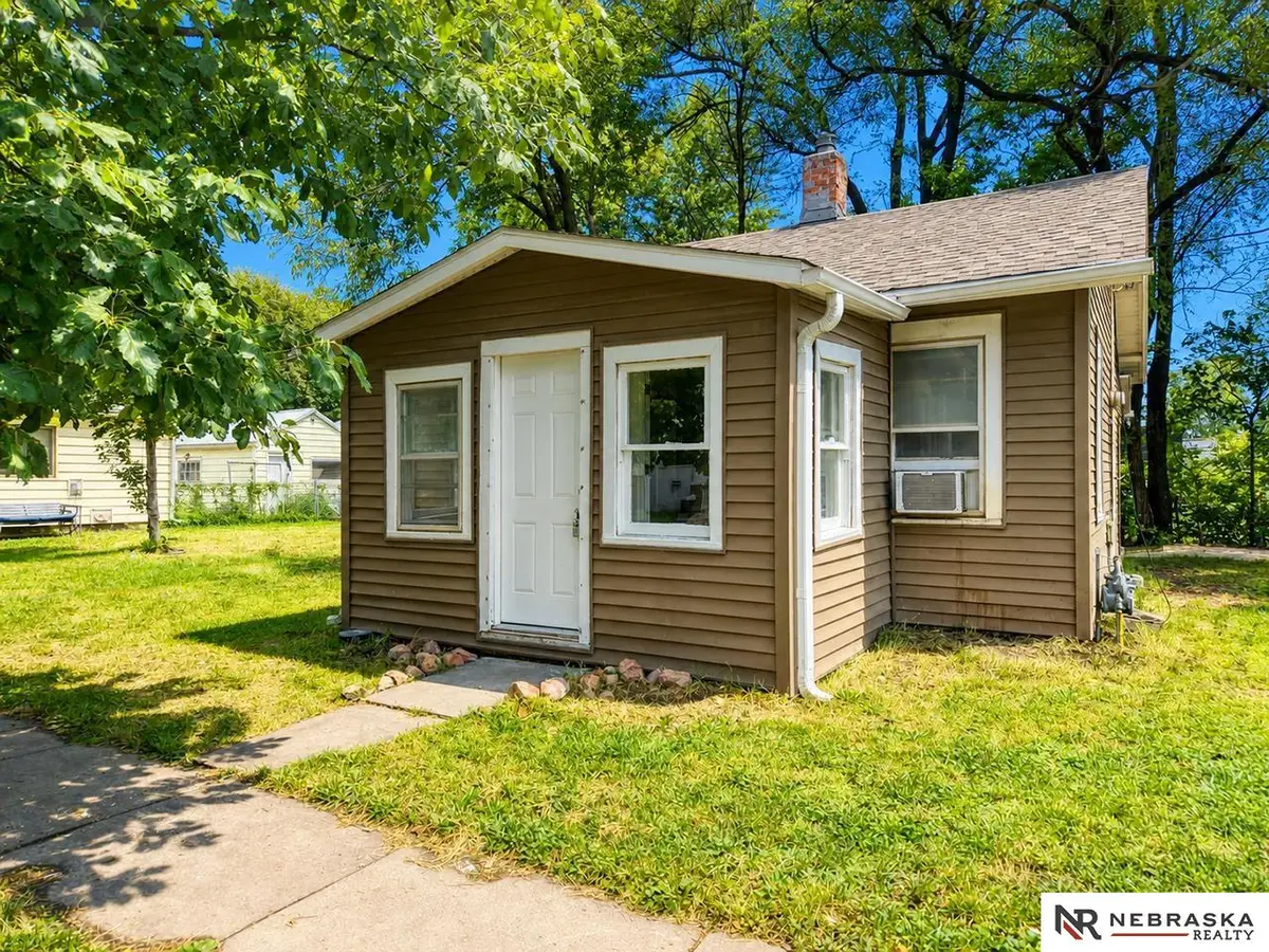 5916 Havelock Avenue, Lincoln, NE 68507 - #1