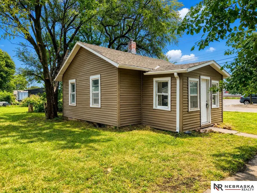 5916 Havelock Avenue, Lincoln, NE 68507 - #2