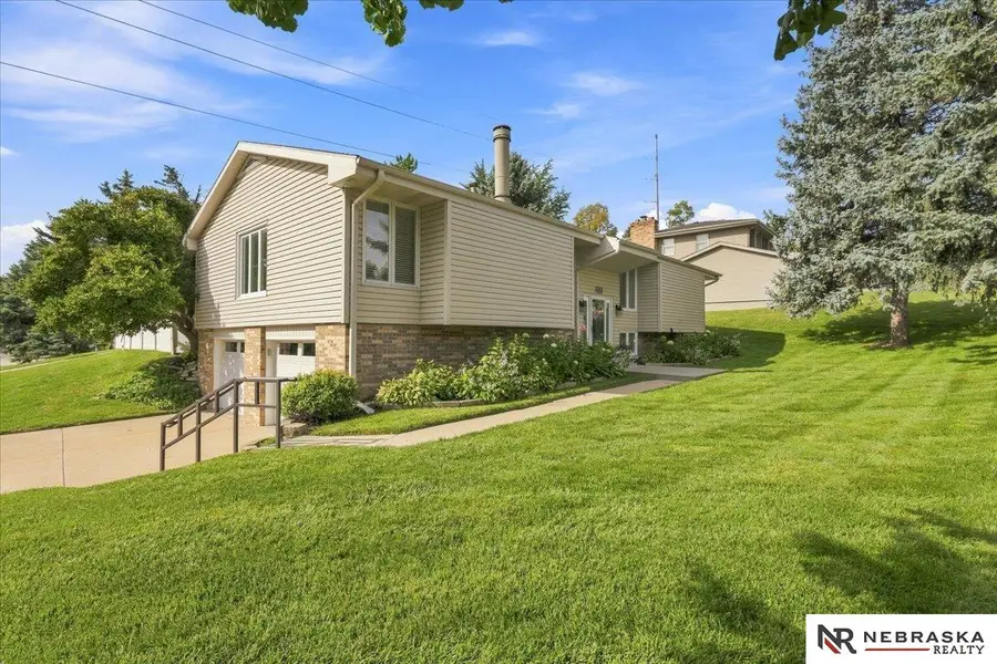 12305 Grey Fawn Drive, Omaha, NE 68154 - #2