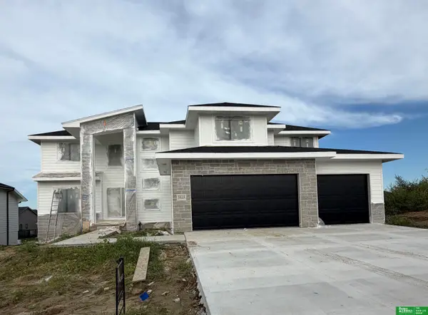 5614 N 213th Street, Elkhorn, NE 68022