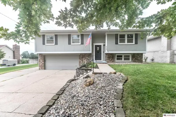 560 Elm Street, Springfield, NE 68059